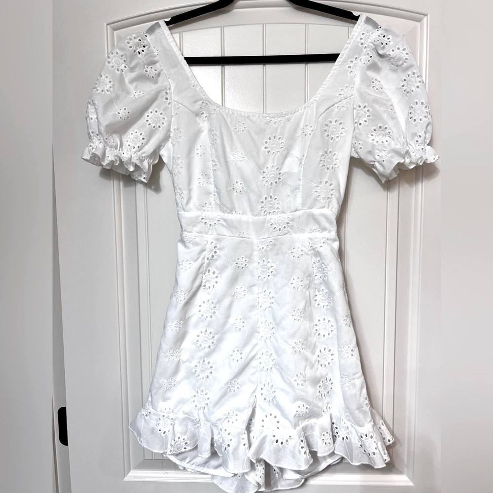 SHEIN VCAY white fully lined romper with open back, size